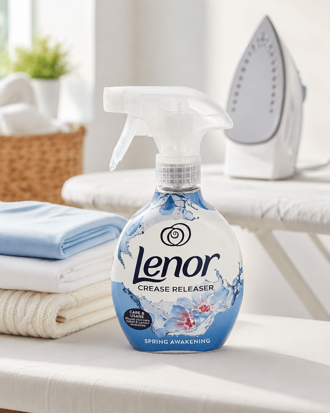 Lenor Crease Releaser Spring Awakening – audinių raukšlių lyginimo purškiklis